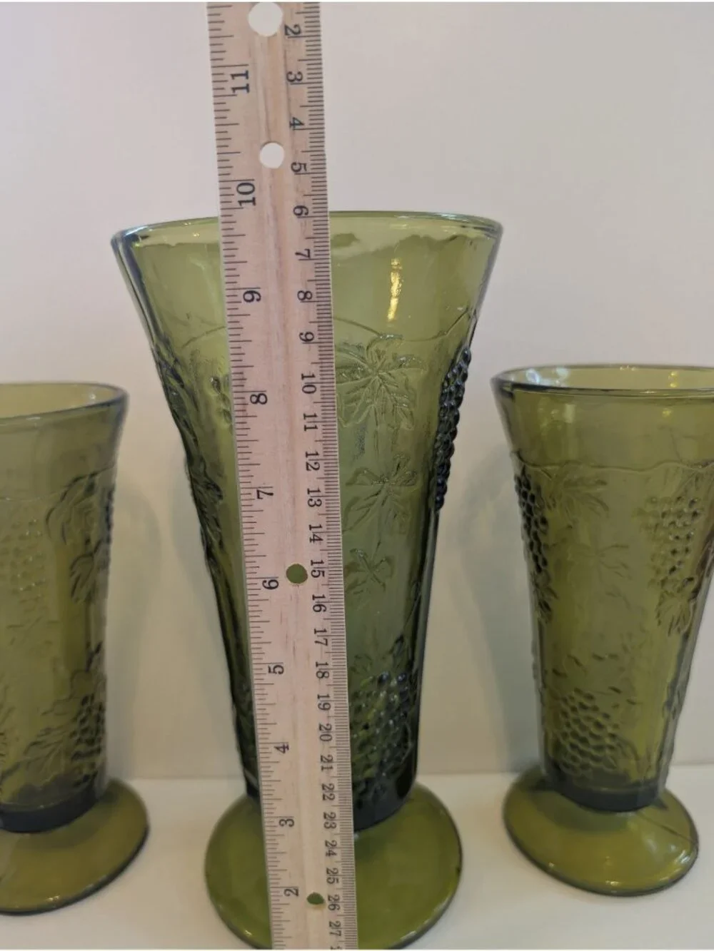 Set of 3 Vintage Green Harvest Grape Glass Vases 60s 70s Colony Flower Decor